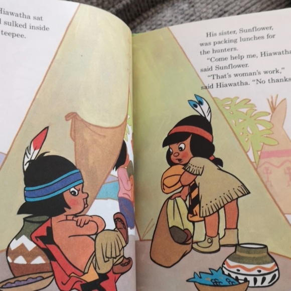 Little Hiawatha - Bear Hunt Book - Picture 3 of 4